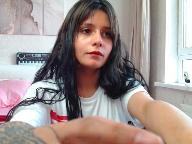 TheSluttyFox live cam on BongaCams
