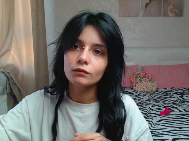 TheSluttyFox live cam on BongaCams