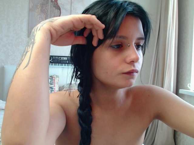 TheSluttyFox live cam on BongaCams