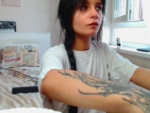 TheSluttyFox live cam on BongaCams