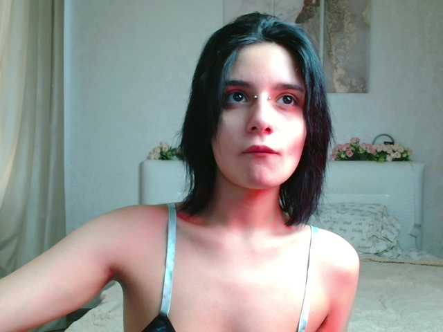 TheSluttyFox live cam on BongaCams
