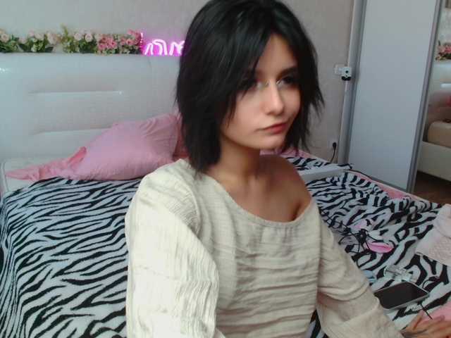 TheSluttyFox live cam on BongaCams