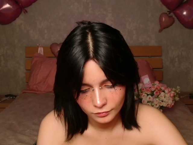 TheSluttyFox live cam on BongaCams