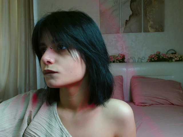 TheSluttyFox live cam on BongaCams