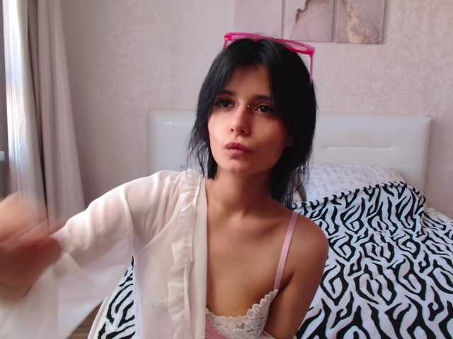 TheSluttyFox live cam on BongaCams