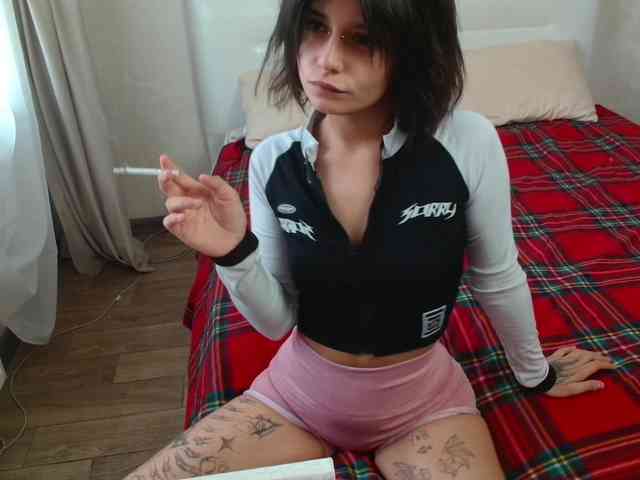 TheSluttyFox webcam