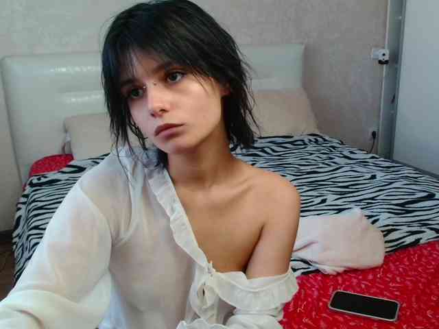 TheSluttyFox webcam