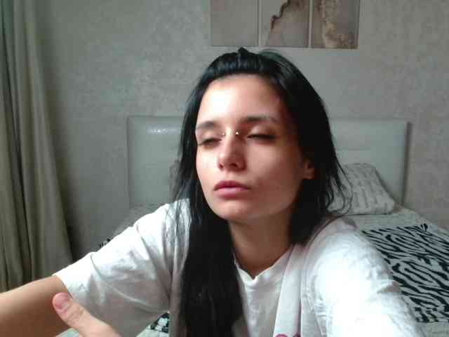 TheSluttyFox webcam