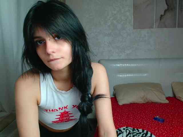 TheSluttyFox webcam