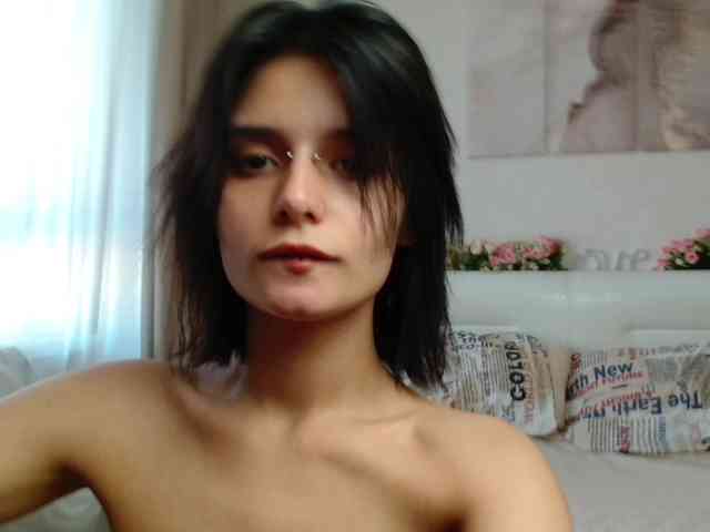 TheSluttyFox webcam