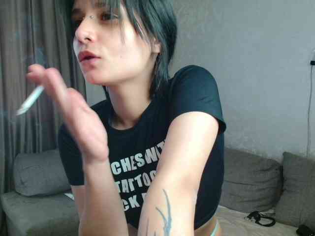 TheSluttyFox webcam