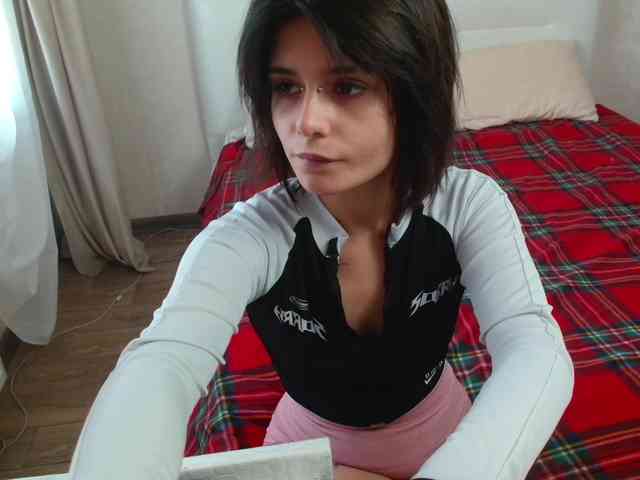 TheSluttyFox webcam