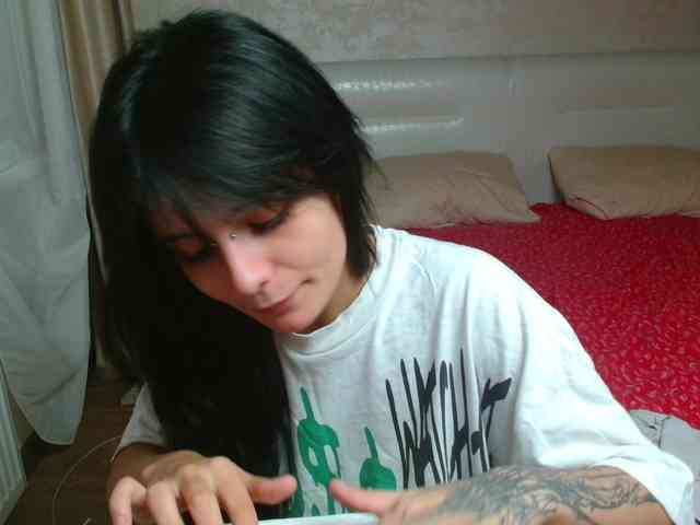 TheSluttyFox webcam