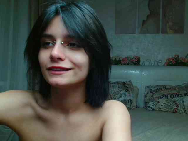 TheSluttyFox webcam