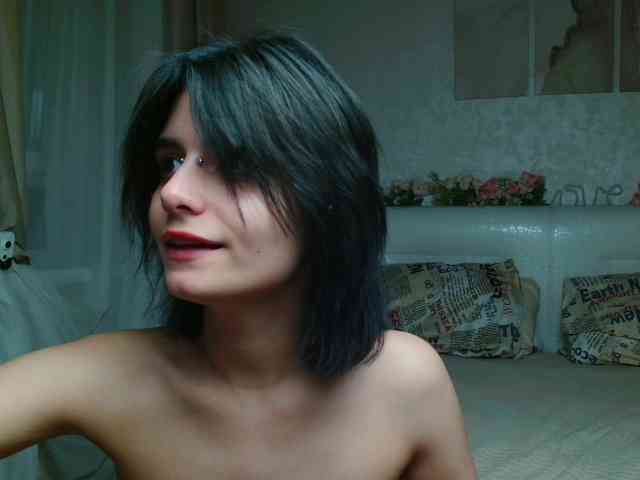TheSluttyFox webcam