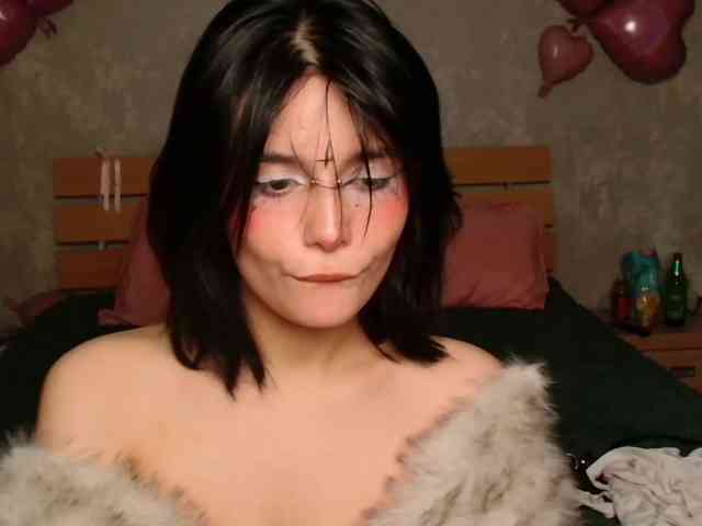 TheSluttyFox webcam