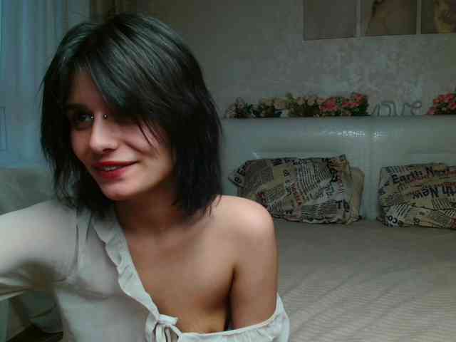 TheSluttyFox webcam