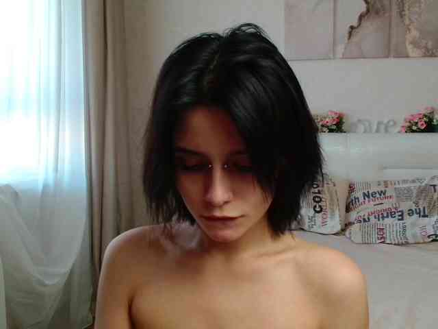 TheSluttyFox webcam