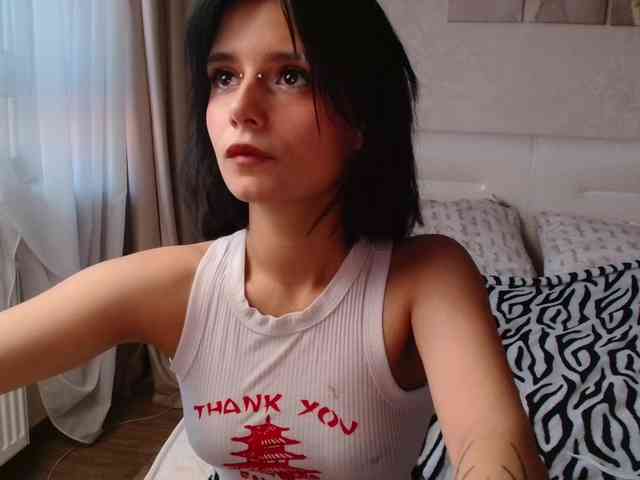 TheSluttyFox webcam
