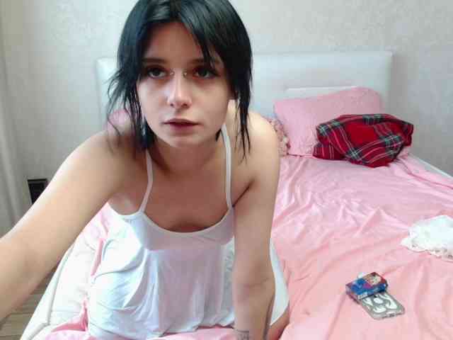 TheSluttyFox webcam