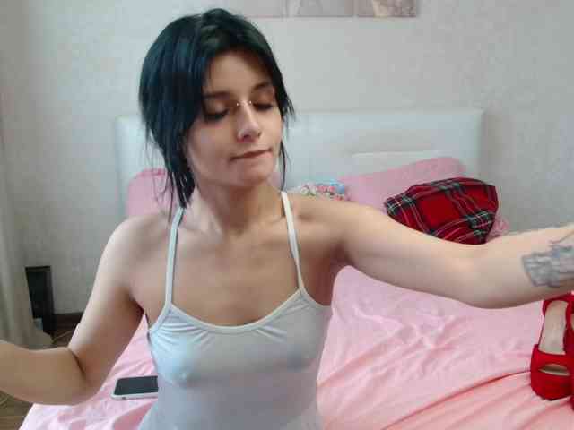 TheSluttyFox webcam