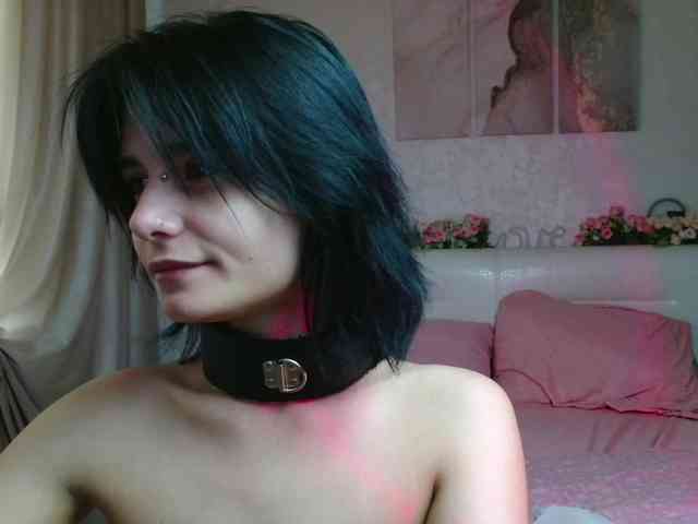 TheSluttyFox webcam