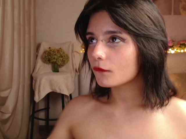 TheSluttyFox webcam