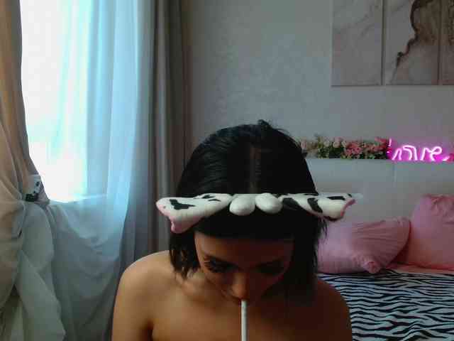 TheSluttyFox webcam