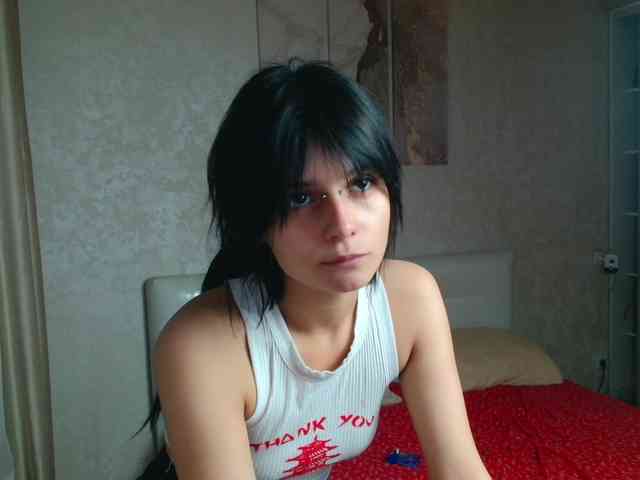 TheSluttyFox webcam