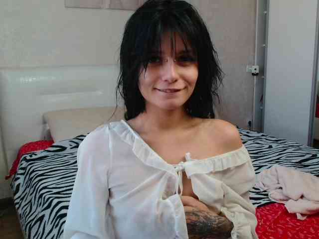 TheSluttyFox webcam