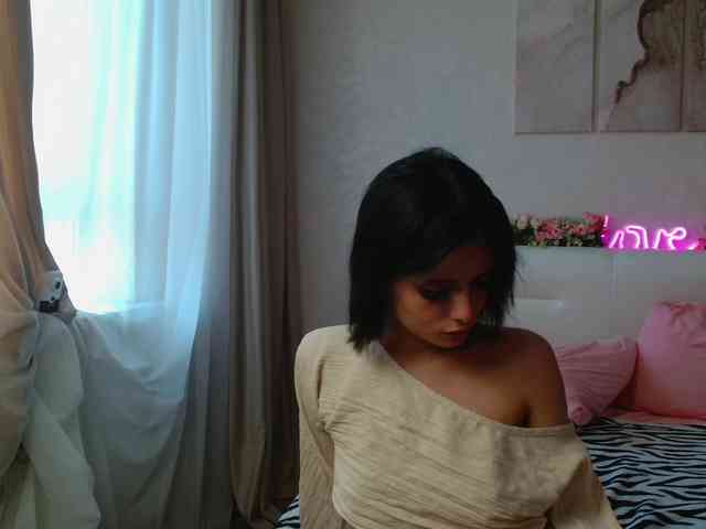 TheSluttyFox webcam