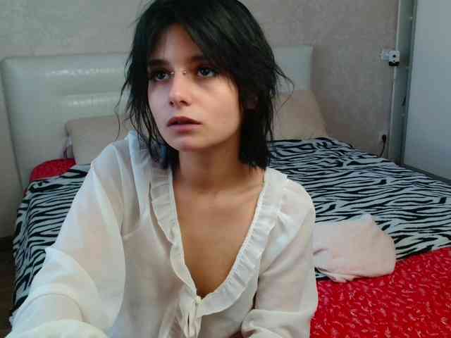 TheSluttyFox webcam