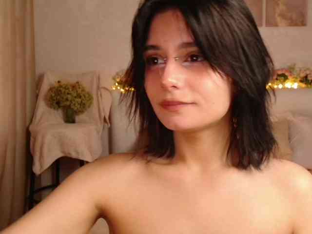 TheSluttyFox webcam