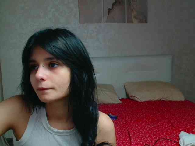 TheSluttyFox webcam