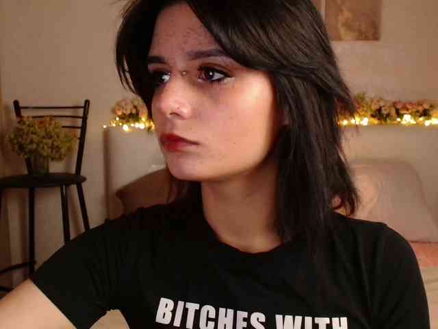 TheSluttyFox webcam