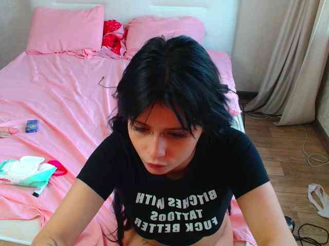 TheSluttyFox webcam