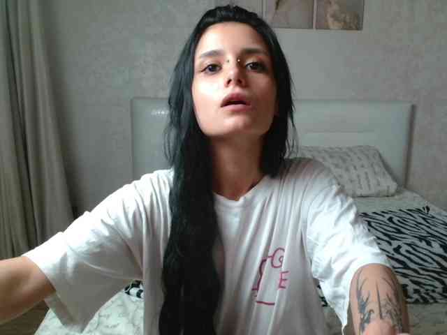 TheSluttyFox webcam