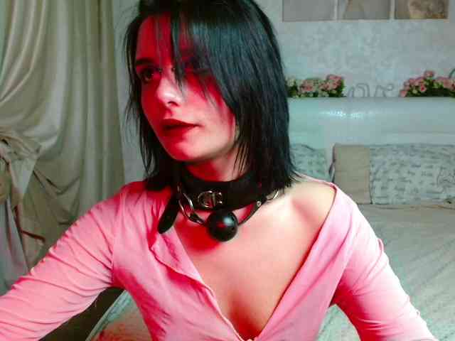 TheSluttyFox webcam