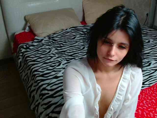 TheSluttyFox webcam