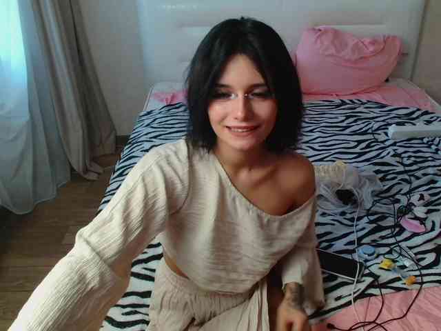 TheSluttyFox webcam