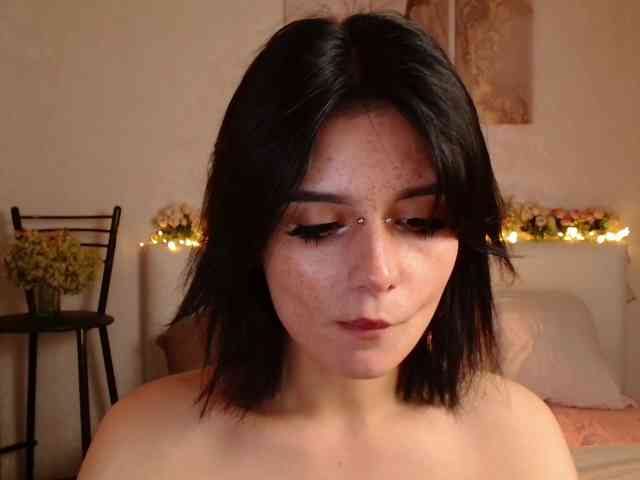 TheSluttyFox webcam