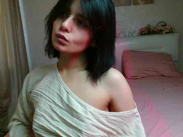 TheSluttyFox webcam