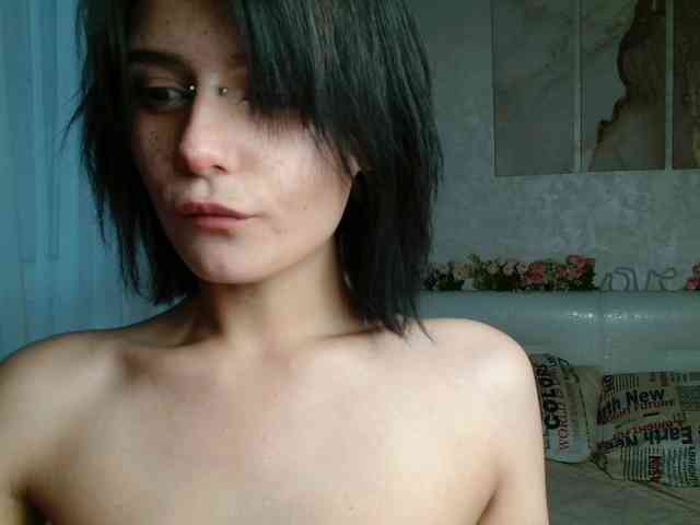 TheSluttyFox webcam