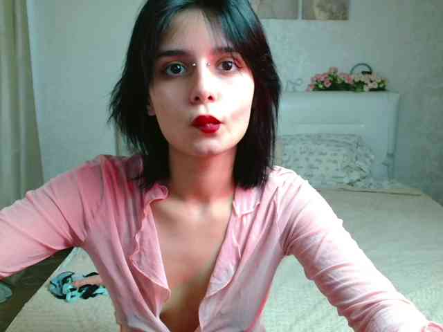 TheSluttyFox webcam