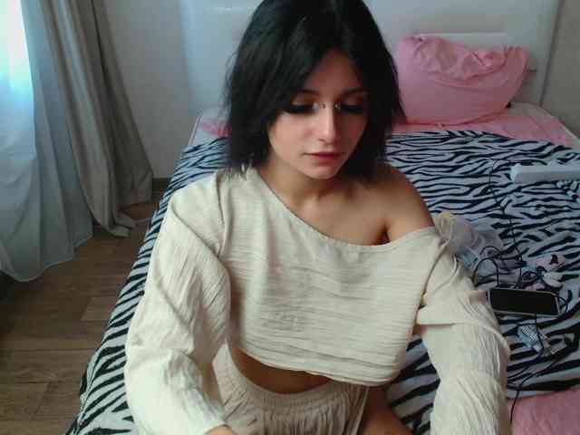 TheSluttyFox webcam