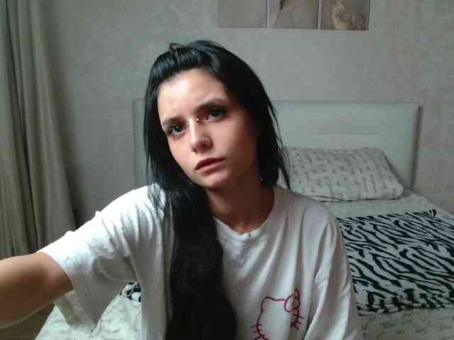 TheSluttyFox webcam
