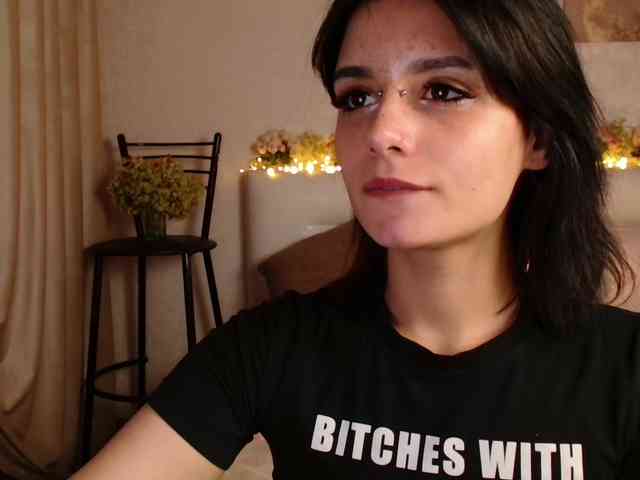 TheSluttyFox webcam