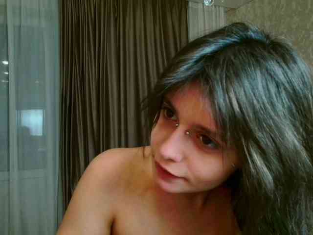 TheSluttyFox webcam