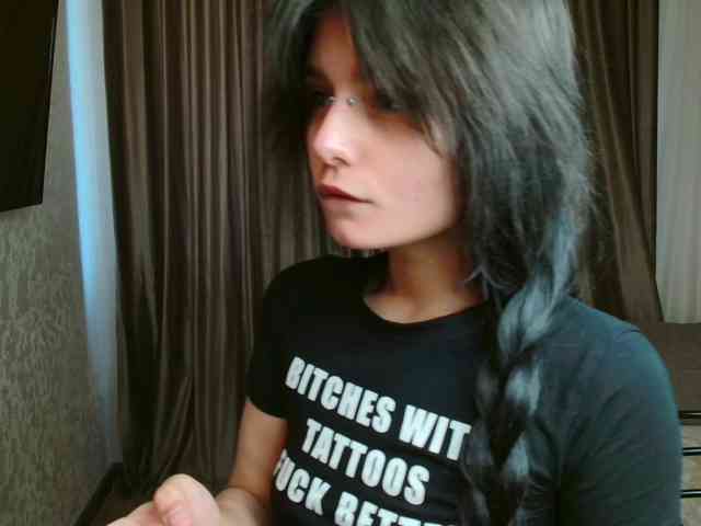 TheSluttyFox webcam