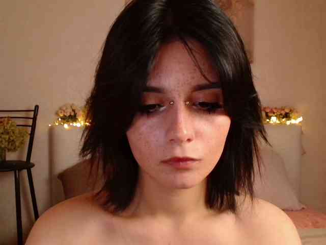 TheSluttyFox webcam